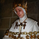 വിശുദ്ധ പത്രോസ് നിർമ്മിച്ച അൾത്താരയും; കേദാർ മരത്തിന്റെ തടിയിൽ വിശുദ്ധ ലൂക്കാ കൊത്തിയെടുത്ത പരിശുദ്ധ അമ്മയുടെ രൂപവും