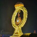 എഴുന്നള്ളുന്നു രാജാവെഴുന്നള്ളുന്നു….