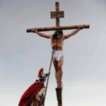 ചരിത്രത്തിൽ രേഖപ്പെടുത്തിയിരിക്കുന്ന ആദ്യ ദിവ്യകാരുണ്യ അത്ഭുതത്തിൽ വിശുദ്ധ ബലിയർപ്പണ മധ്യേ തിരുവോസ്തിയിൽ ഈശോ ശിശുവായി കാണപ്പെട്ടു.